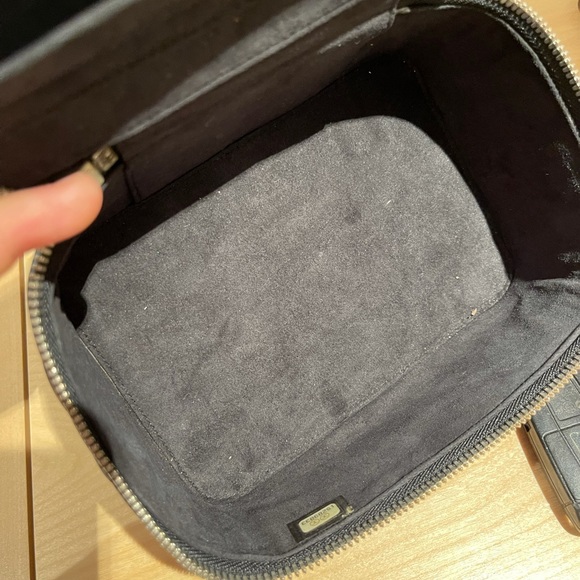 💓SOLD💓Chanel Quilted Lambskin Vanity Makeup Chain Bag - Picture 7 of 14